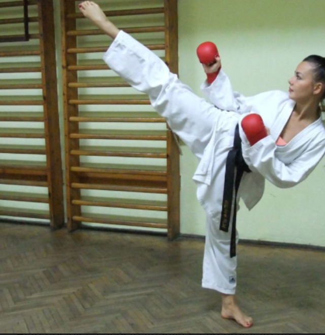 Care sunt cele 12 tehnici de karate?