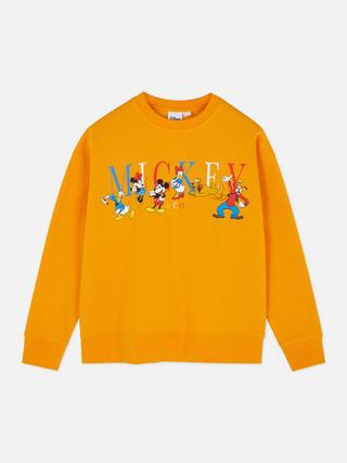 would-a-white-colour-go-with-orange-sweatshirt-or-not