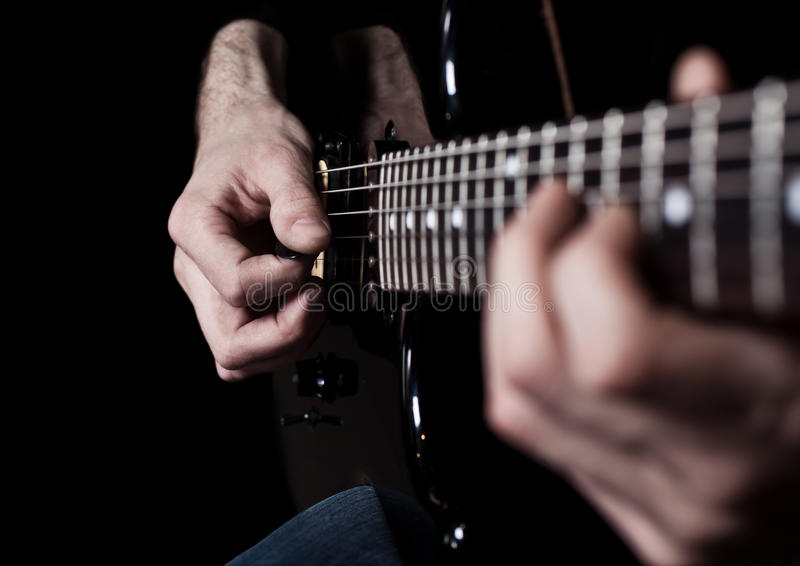 Hogyan lehet könnyedén megtanulni gitározni?