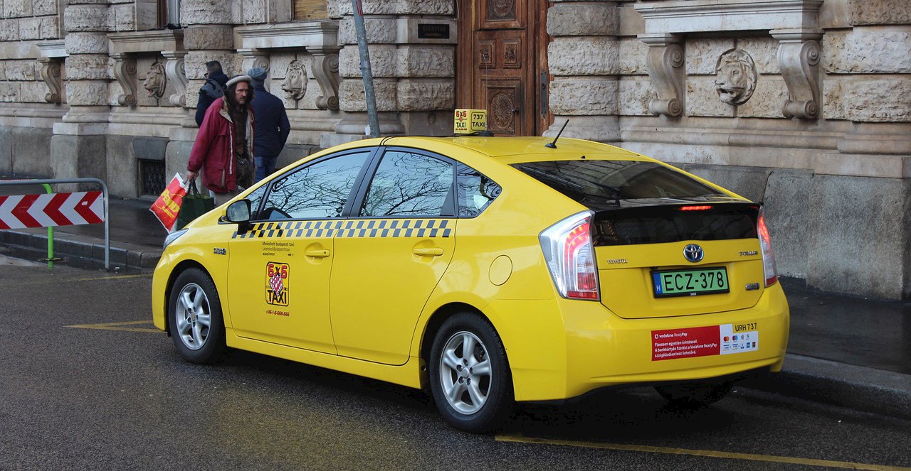 Mennyit keres ma egy taxis Budapesten?