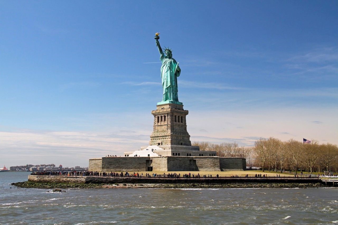 Câte tone cântărește Statuia Libertății din New York?