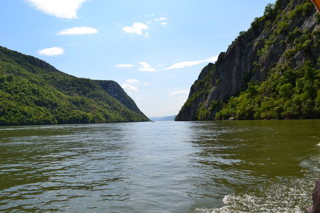 Ce lungime are Dunărea? Câți km are Dunărea în România?