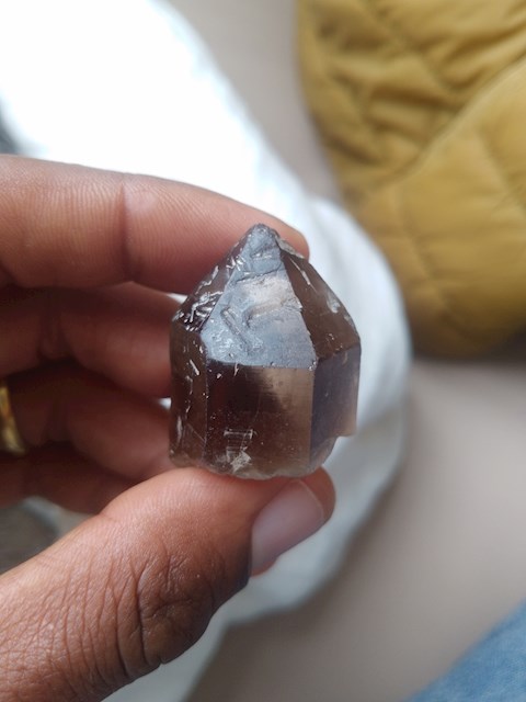 how-much-does-the-black-crystal-minerals-sell-for